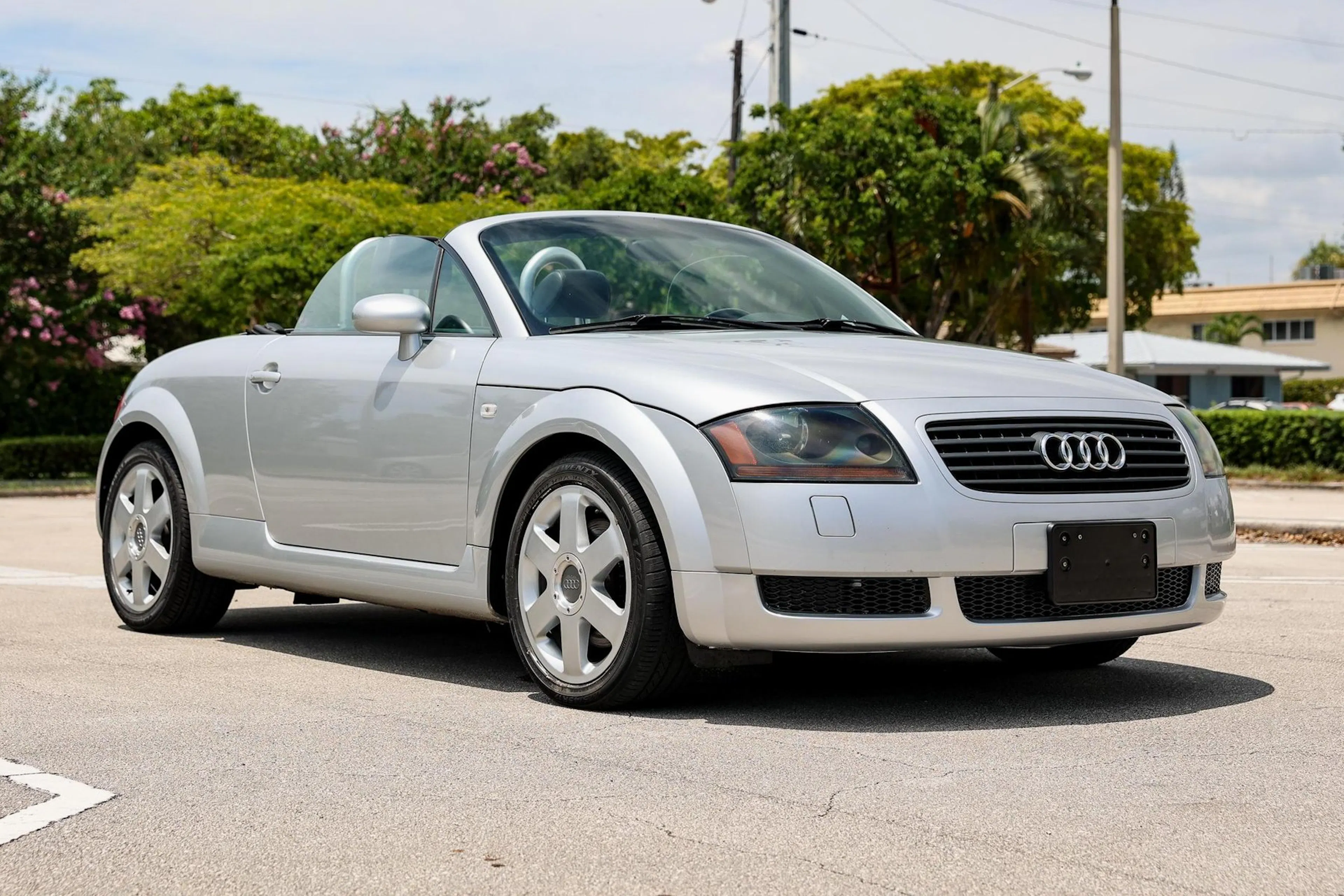 2001 Audi TT VIN TRUZZZ8NZY1087136 | Hagerty Valuation Tools®